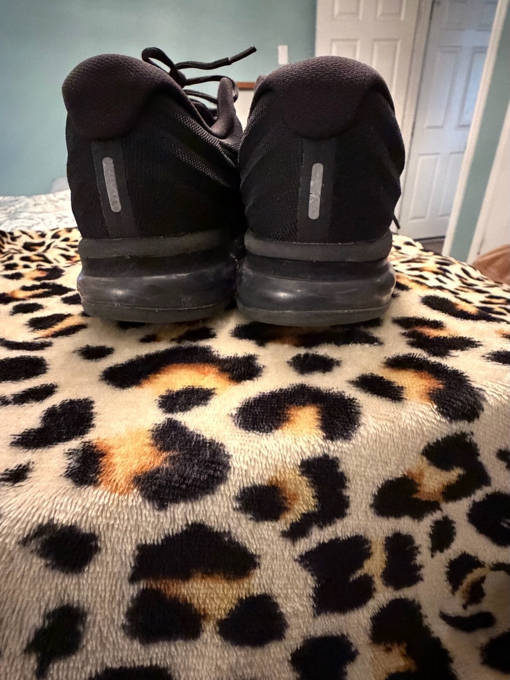Nike Air Max Men’s Black Running Shoes - Picture 4 of 7